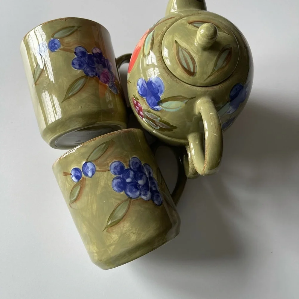 Mesa International Tea Pot and Cups